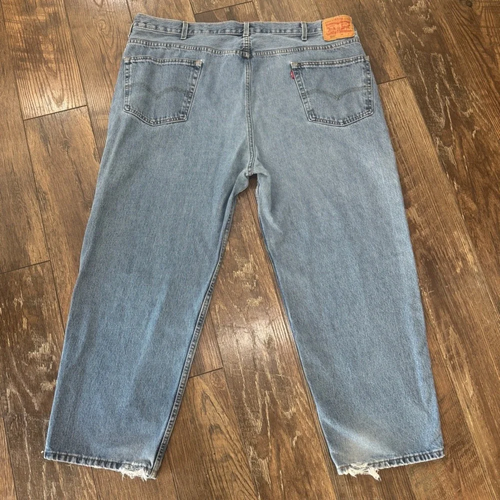 Levis 550 Mens Relaxed Fit Tapered Leg Light Wash Blue Denim Jeans 42x28 Frayed